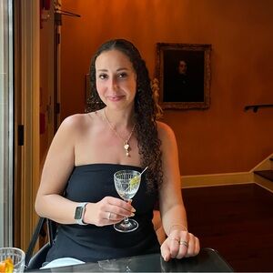 Meet your Posher, Hallie